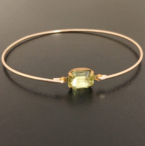 Image of Simulated Peridot Faceted Glass Stone Bracelet-FrostedWillow