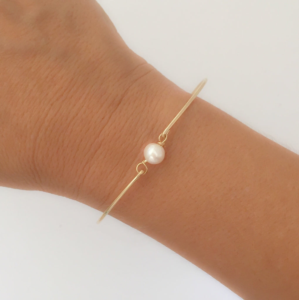 White Cultured Freshwater Pearl Bracelet-FrostedWillow