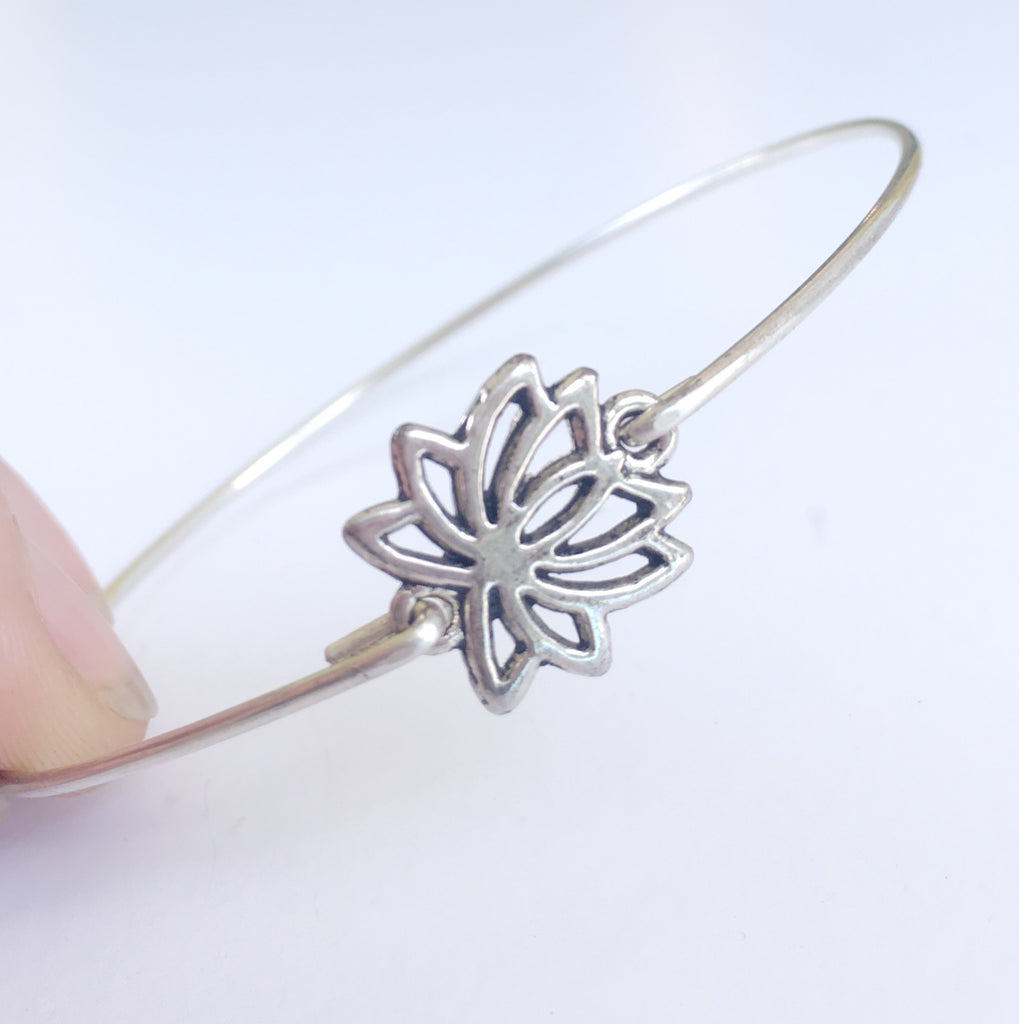 Lotus Flower Bangle Bracelet Stack Set-FrostedWillow